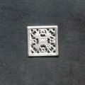 Estampe carr�e 1,3x1,3 cm argent� x1