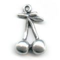 Breloque cerise 21 mm argent� vieilli x1