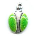 Breloque coccinelle �maill�e 16 mm vert paillet� x1