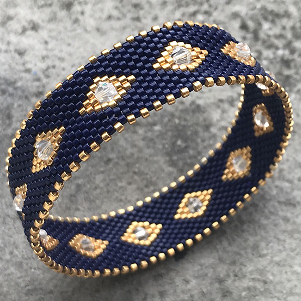 Bracelet bangle DIY tissage peyote circulaire avec des perles Miyuki Delicas