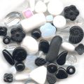Assortiment de perles de boh�me noir/blanc  x50g