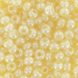 Perles rocailles Preciosa 9/0 2.5 mm - Crème nacré x20g