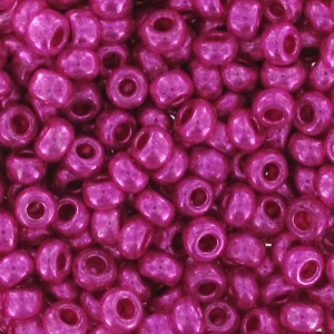 Perles rocailles Preciosa 9/0 2.5 mm - Fuchsia métallique x20gr