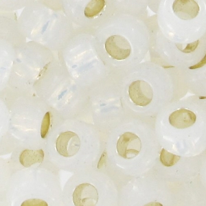 Rocaille Toho 8/0 TO8R2100 - Milky White Silver Lined x8g