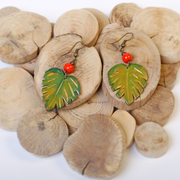 Boucles d'oreilles feuille philodendron en pâte polymère et pastels
