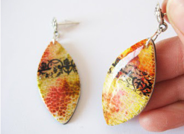 Boucles d'oreilles en pâte polymère encres Piñata et feuille de transfert : Etape 12 Boucles d'oreilles en pâte polymère encres Piñata et feuille de transfert : Etape 12