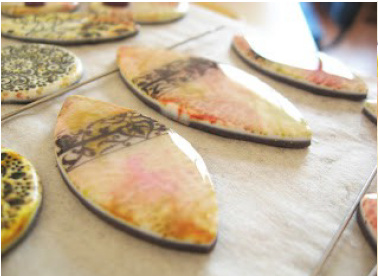 Boucles d'oreilles en pâte polymère encres Piñata et feuille de transfert : Etape 10 Boucles d'oreilles en pâte polymère encres Piñata et feuille de transfert : Etape 10