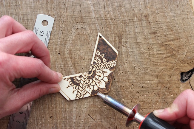 comment-faire-pyrogravure-sur-bois-fiche-technique-conseils-astuces-01