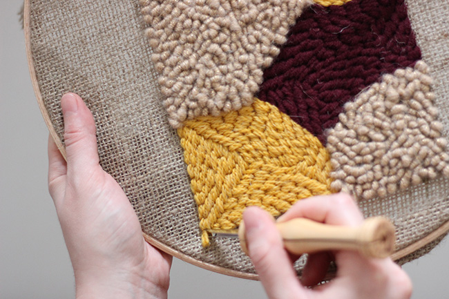 DIY Broder une pochette en punch needle avec de la laine Fashion Star : Etape 9