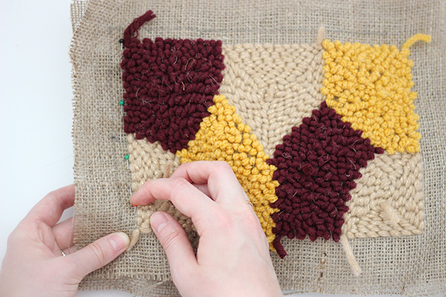 DIY Broder une pochette en punch needle avec de la laine Fashion Star : Etape 13