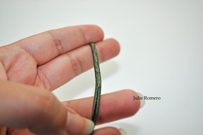 Bague en soutache avec cabochon PureCrystal et hématites : Etape 1