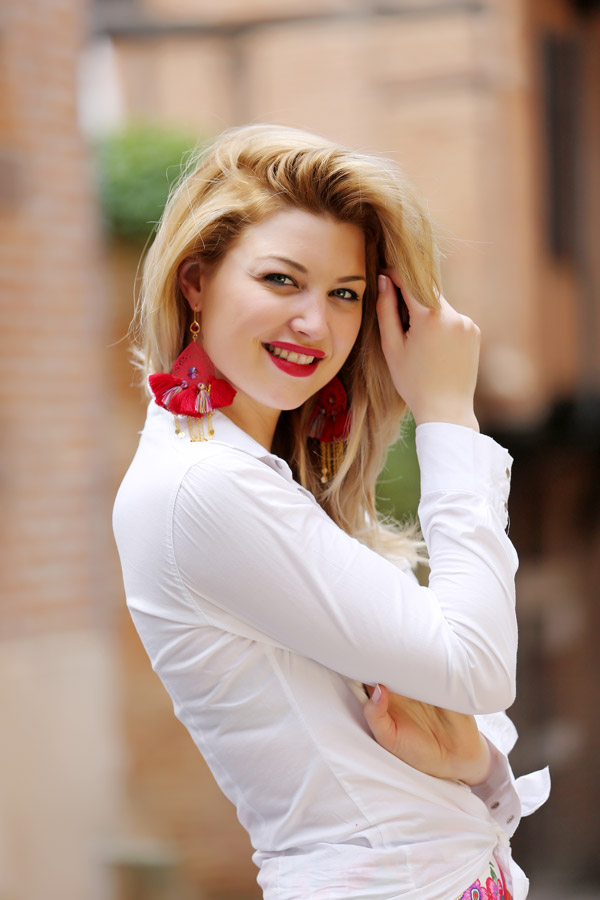 Boucles d'oreilles Andalouses rouges pompons pierre à coudre PureCrystal final 2 Boucles d'oreilles Andalouses rouges pompons pierre à coudre PureCrystal final 2