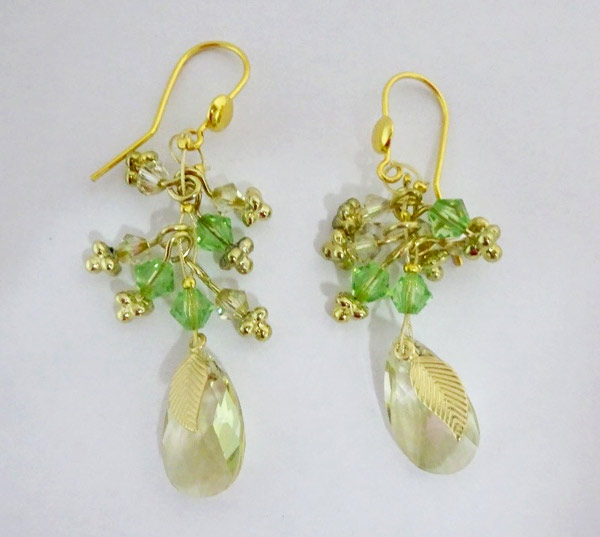 Boucles d'oreille en perles PureCrystal au fil de cuivre d'Isabelle Perez