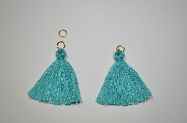 DIY Boucles d'oreilles ethniques pompons, nacre et perles Miyuki : Etape 18