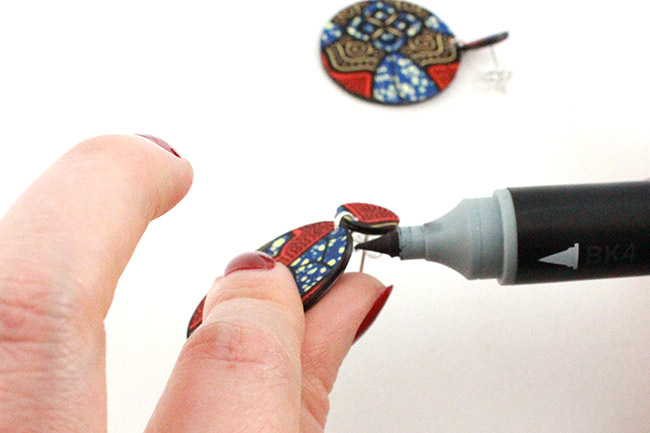 Boucles d'oreilles wax en plastique fou : Etape 6