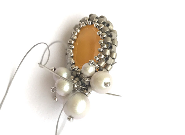 Boucle d'oreilles DIY avec des cristaux PureCrystal et perles de verres Miyuki Delicas : Etape 17