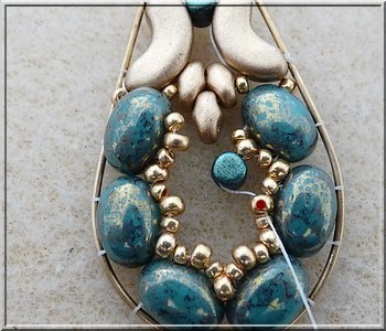 Boucles d'oreilles Slow en perles en verre Samos® par Puca® : Etape 11 Boucles d'oreilles Slow en perles en verre Samos® par Puca® : Etape 11