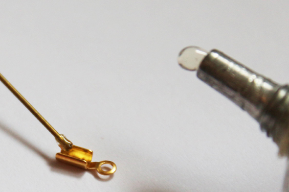 Bracelet Sorbet multirang avec breloques intercalaires dorées et rocailles : Etape 8