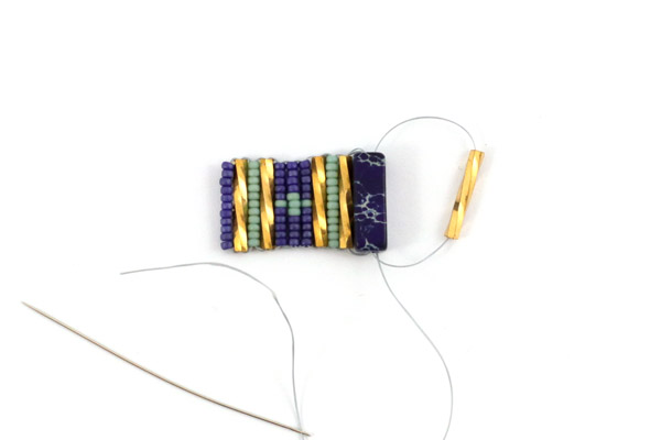 Bracelet tissage rectangle imitation Régalite et rocailles Miyuki : Etape 1 Bracelet tissage rectangle imitation Régalite et rocailles Miyuki : Etape 1