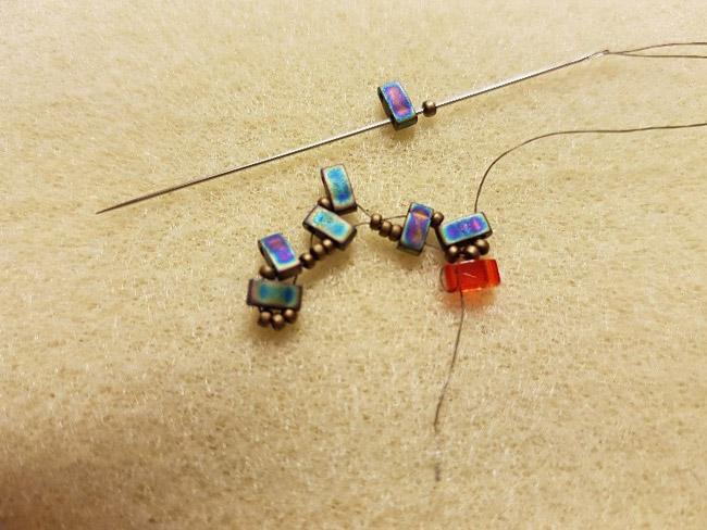 Bracelet 3 chevrons en perles Miyuki Half Tila et rocailles : Etape 13