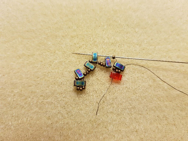 Bracelet 3 chevrons en perles Miyuki Half Tila et rocailles : Etape 14