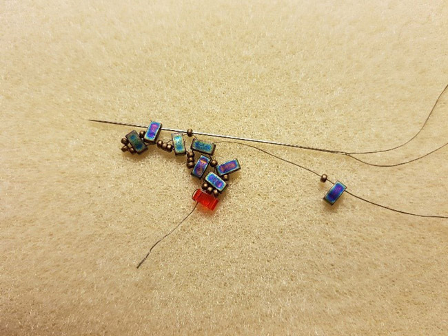 Bracelet 3 chevrons en perles Miyuki Half Tila et rocailles : Etape 16