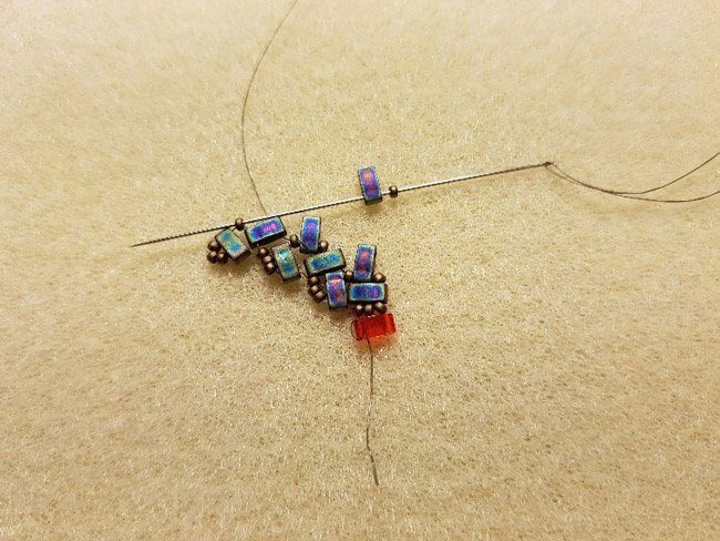 Bracelet 3 chevrons en perles Miyuki Half Tila et rocailles : Etape 17