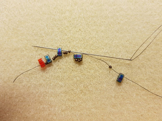 Bracelet 3 chevrons en perles Miyuki Half Tila et rocailles : Etape 6