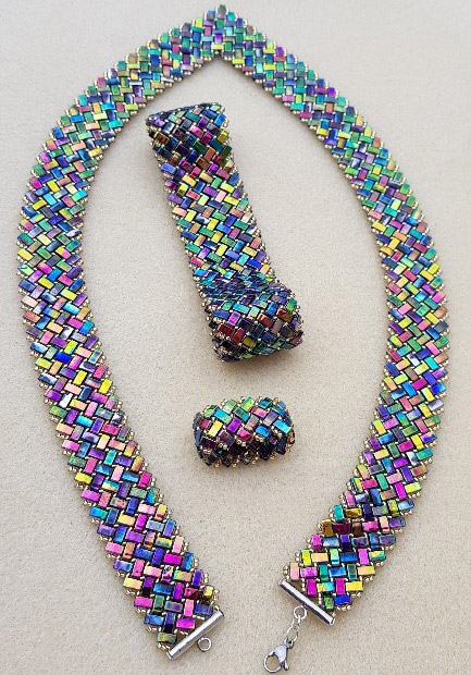 Bracelet 3 chevrons en perles Miyuki Half Tila et rocailles : Etape 24