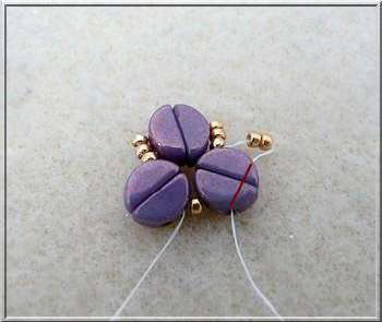 Bracelet DIY forever en perles de verre Kos et Arcos par Puca : Etape 4 Bracelet DIY forever en perles de verre Kos et Arcos par Puca : Etape 4