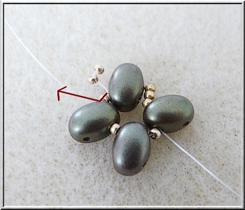 Schéma Bracelet Soraya en perles en verre Samos® par Puca® : Etape 4