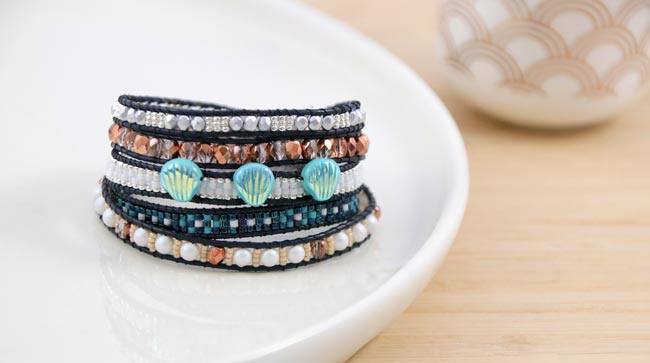 bracelets 18 cm weaved with tila miyoki glass pearls 0,5 cm 0,5 cm  with leather strap