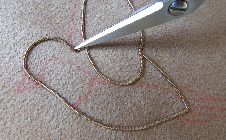 DIY Broche oiseau en broderie d'or avec cannetille et jaseron par Dame Moustache : Etape 5