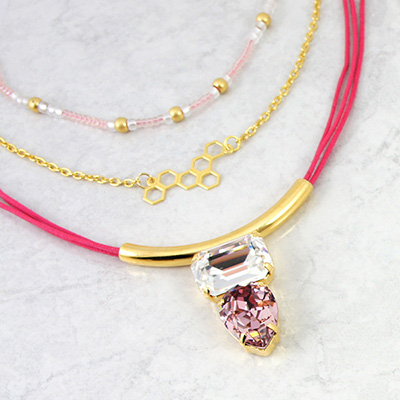 Collier Multirangs Pendentif PureCrystal : Etape 6 Collier Multirangs Pendentif PureCrystal : Etape 6