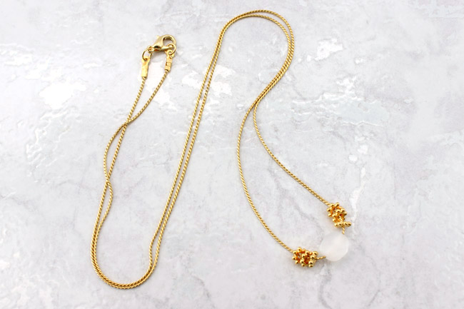 Colliers pour stacking pendentif cristal et or : Etape 3