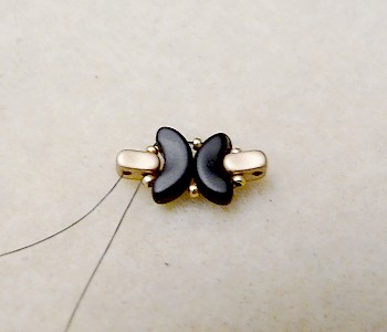 Collier Muse par Puca avec Arcos® et Ios® : Etape 3 Collier Muse par Puca avec Arcos® et Ios® : Etape 3