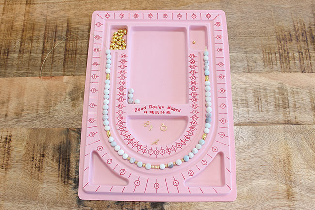 DIY Vidéo - Collier en pierres Amazonites et fil câblé : Etape 1