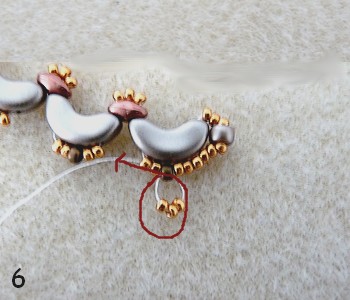 Collier Jéromine Arcos® Khéops® et rocailles par Puca® : Etape 6