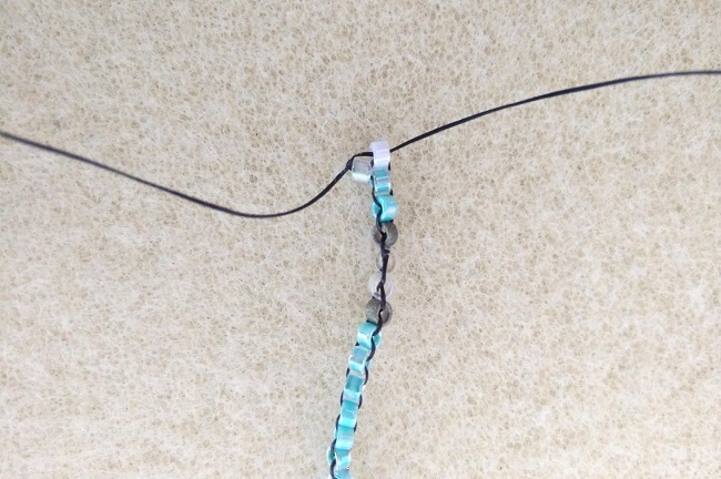 Sautoir philodendron en perles Miyuki en tissage brickstitch : Etape 5