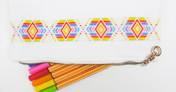 Diy Couture Facile Pochette Customisee Avec Un Tissage Peyote Impair Arc En Ciel Perles Co