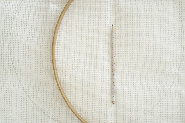 DIY Coussin en broderie magique punch needle par Julie Robert : Etape 1