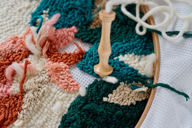 Tutoriel DIY coussin d&eacute;co broderie magique aiguille punch needle Amy Oxford par Julie Robert