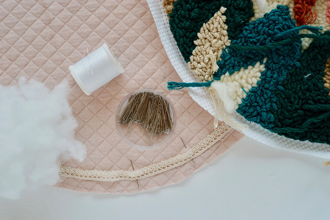 DIY Coussin en broderie magique punch needle par Julie Robert : Etape 7