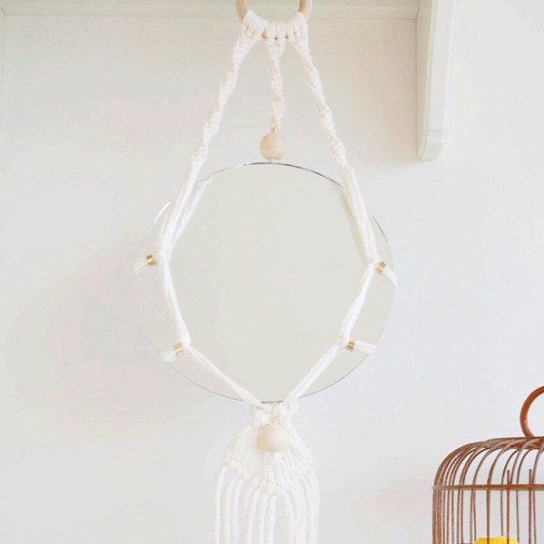 DIY miroir suspendu macramé et perles en bois tendance