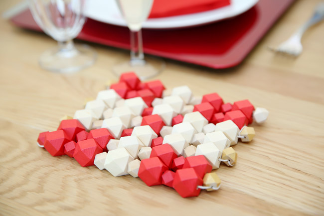 Dessous de plat perles en bois hexagonales style scandinave : Etape 5 Dessous de plat perles en bois hexagonales style scandinave : Etape 5