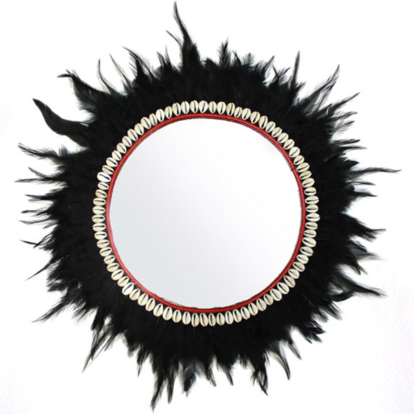Schéma Miroir avec plumes et coquillages