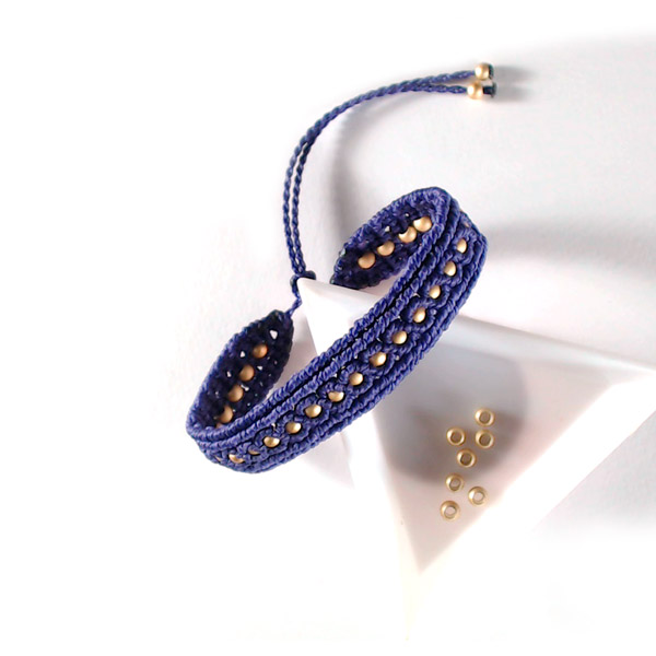 Schéma Bracelet micro-macramé et perles avec du fil Linhasita Schéma Bracelet micro-macramé et perles avec du fil Linhasita