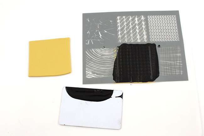 Boucles d'oreilles motif pied de poule polymère et silkscreen : Etape 2