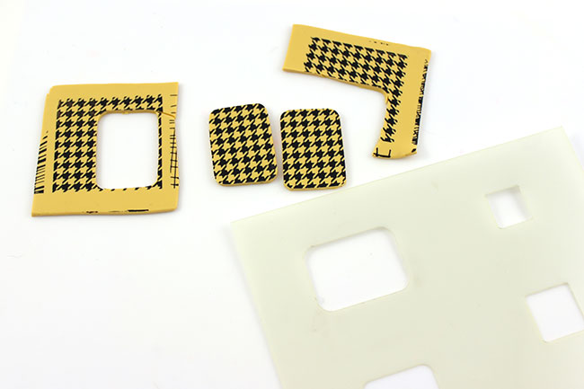 Boucles d'oreilles motif pied de poule polymère et silkscreen : Etape 3