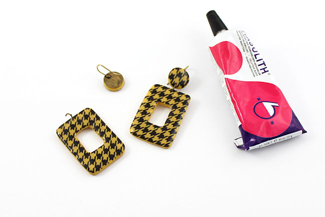 Boucles d'oreilles motif pied de poule polymère et silkscreen : Etape 9